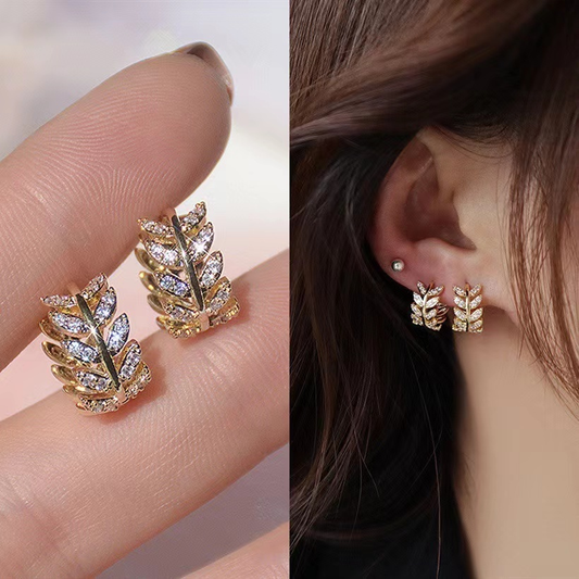 Brincos De Folha Pequena Moda Japonesa Coreano Semi joia prata 925 e ouro 18k.