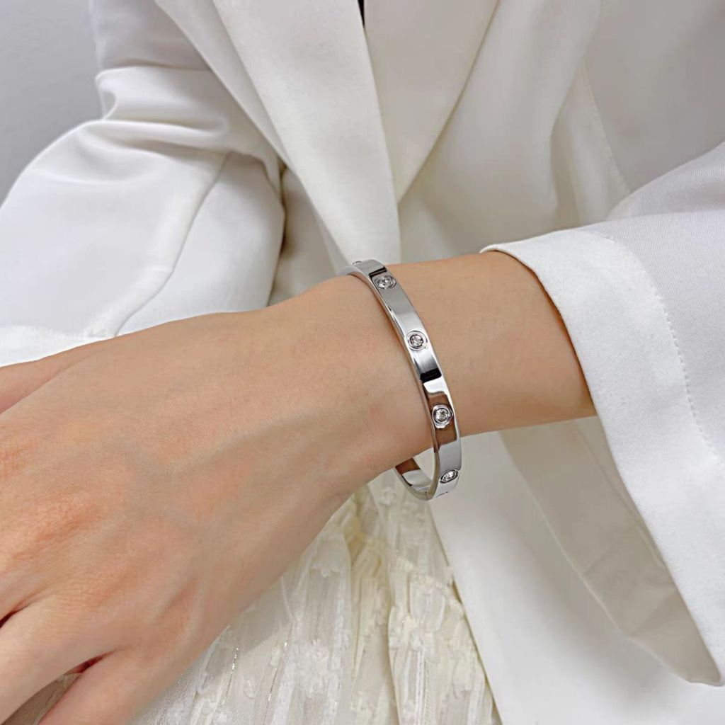 Pulseira de aço titânio 18k para mulheres cheia de diamantes A pulseira Kajia não desbota joias femininas simples e versáteis joias de design de celebridades da internet