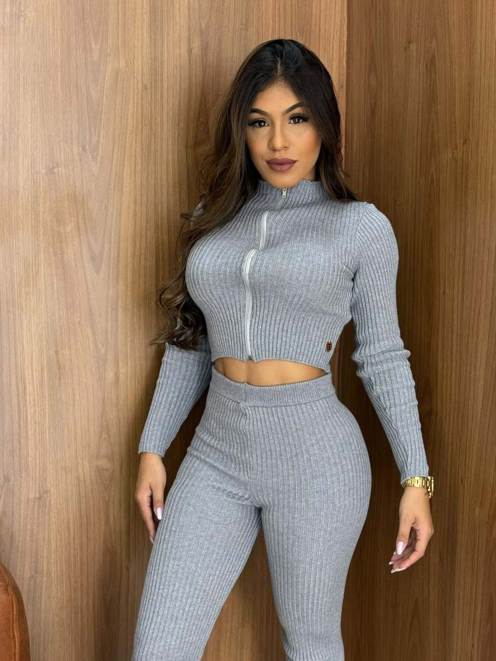 Conjunto Blusa Ziper Manga Longa e Calça Cós Alto Canelado Modinha Modal