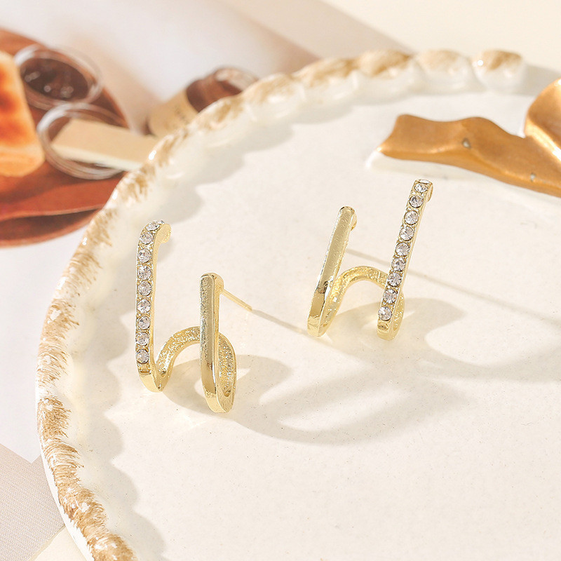 1 par de brincos de strass super brilhantes de estilo simples para mulheres, adequados para trabalho e encontros