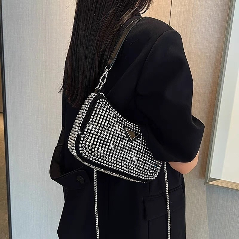 Bolsa Feminina Pequena Transversal Alça de Corrente Prata Brilho Cristais Strass Marisa