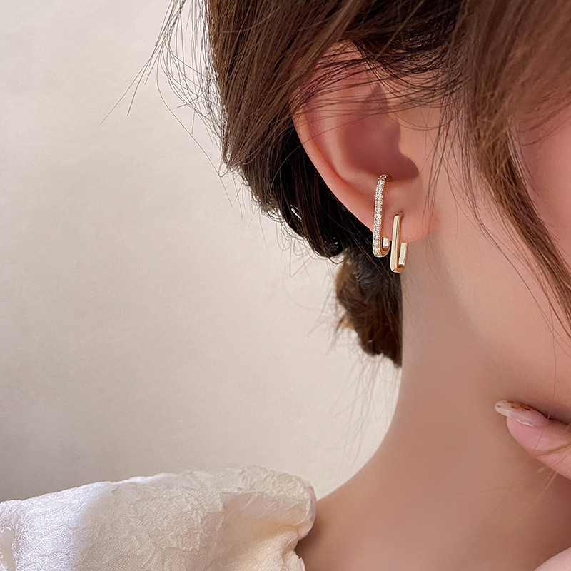 1 par de brincos de strass super brilhantes de estilo simples para mulheres, adequados para trabalho e encontros